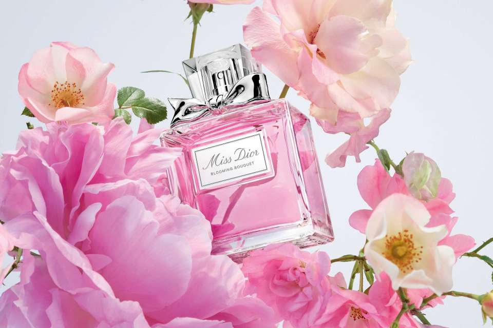 Dior đã ra mắt sản phẩm đầu tiên là Miss Dior với những nốt mùi vô cùng đặc biệt
